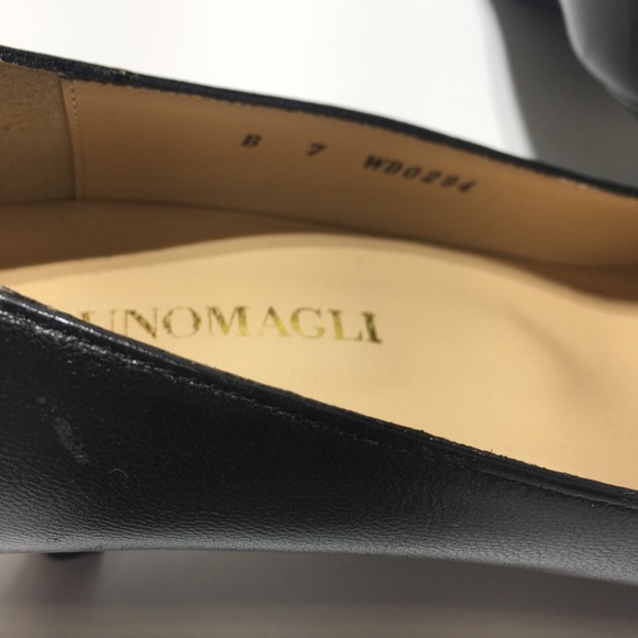 EUC Bruno Magli Black Leather Kitten Heels Size 7 - Picture 4 of 8